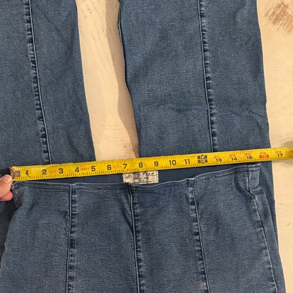 We The Free High Rise Pull On Elastic Band Denim Flare Jeans 31 $78 - Picture 10 of 12